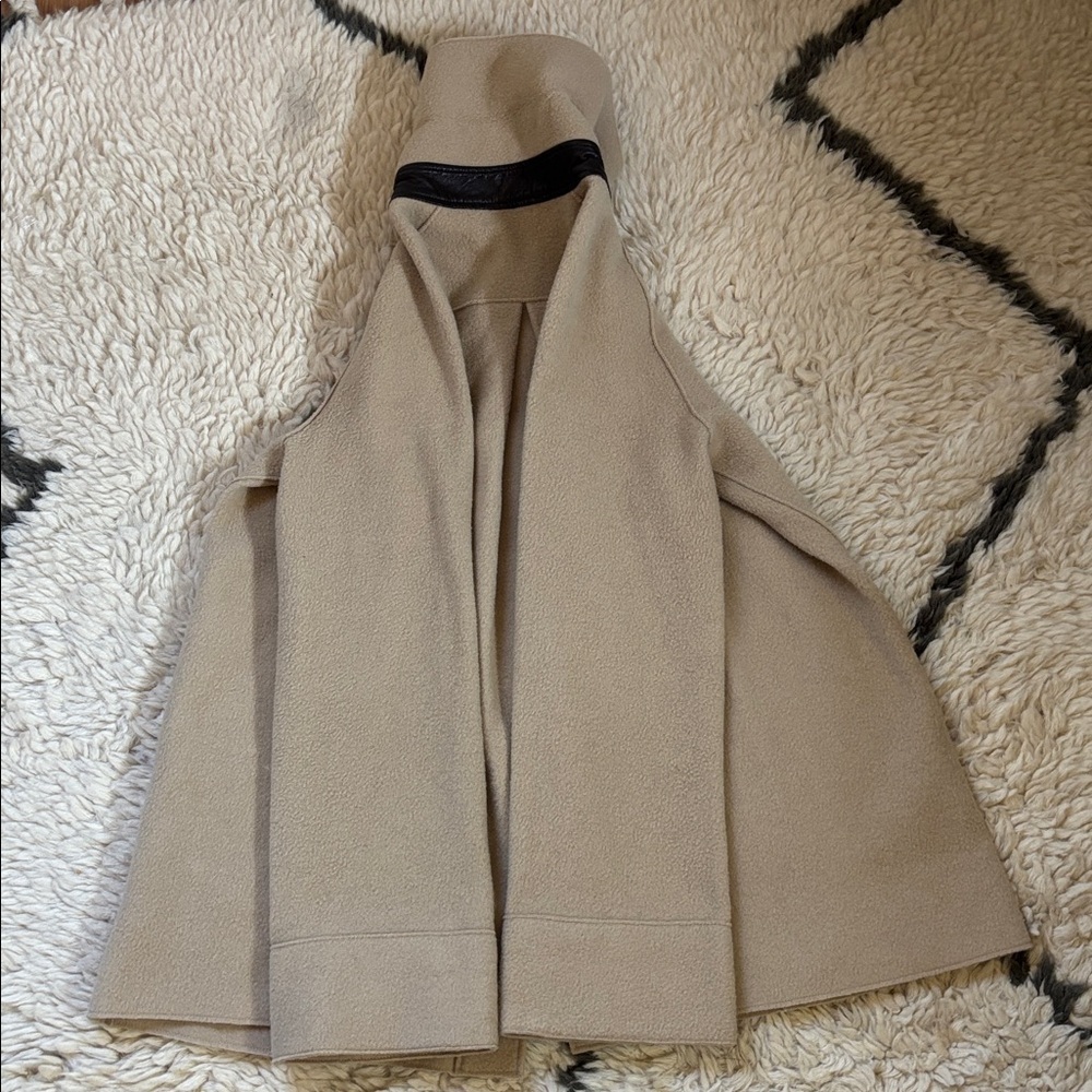 Vintage Jones New York Tan Coat with Brown Trim - Picture 10 of 14